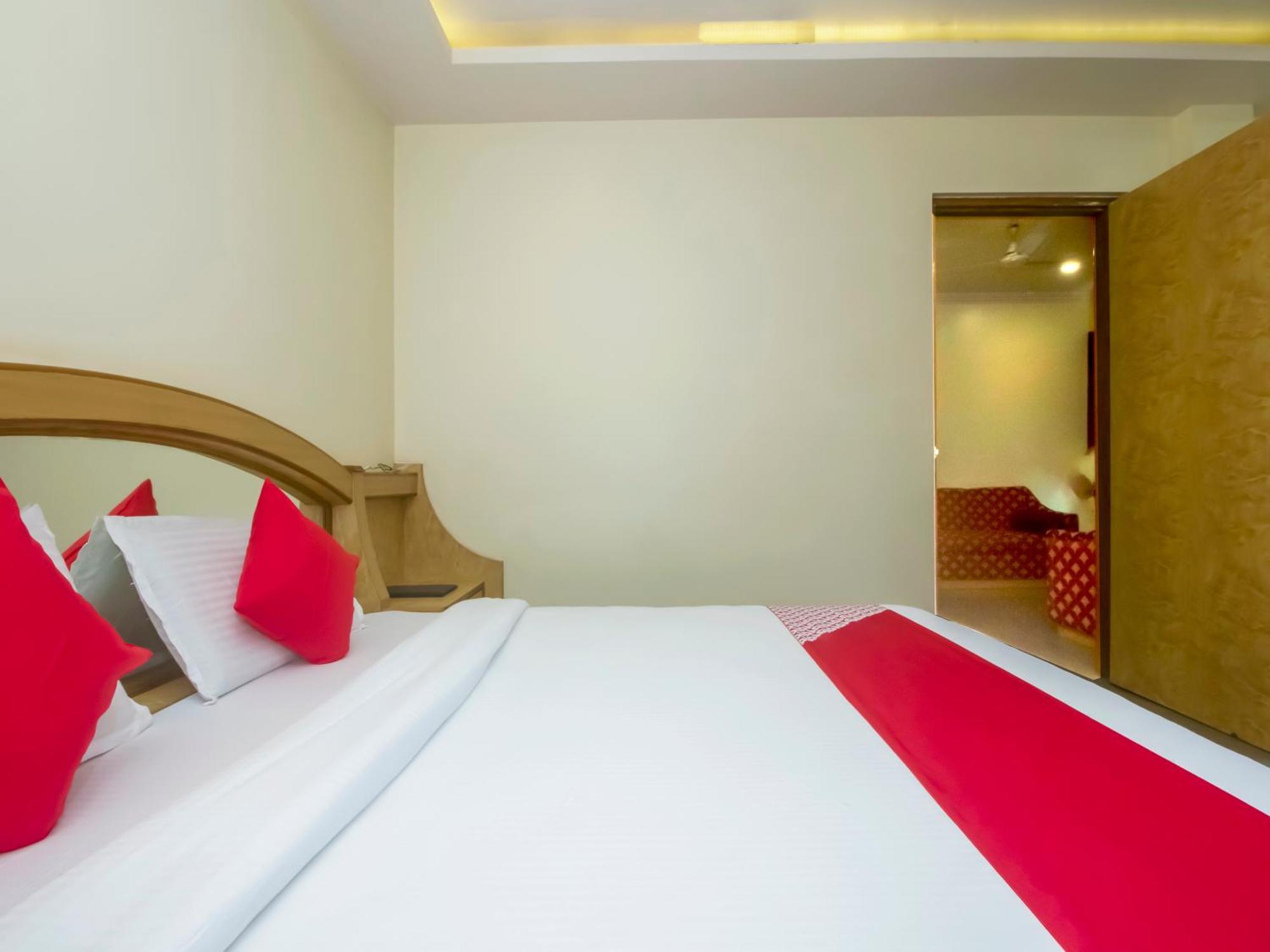 Hotel New Uttam Hira Palace Nashik Exteriör bild
