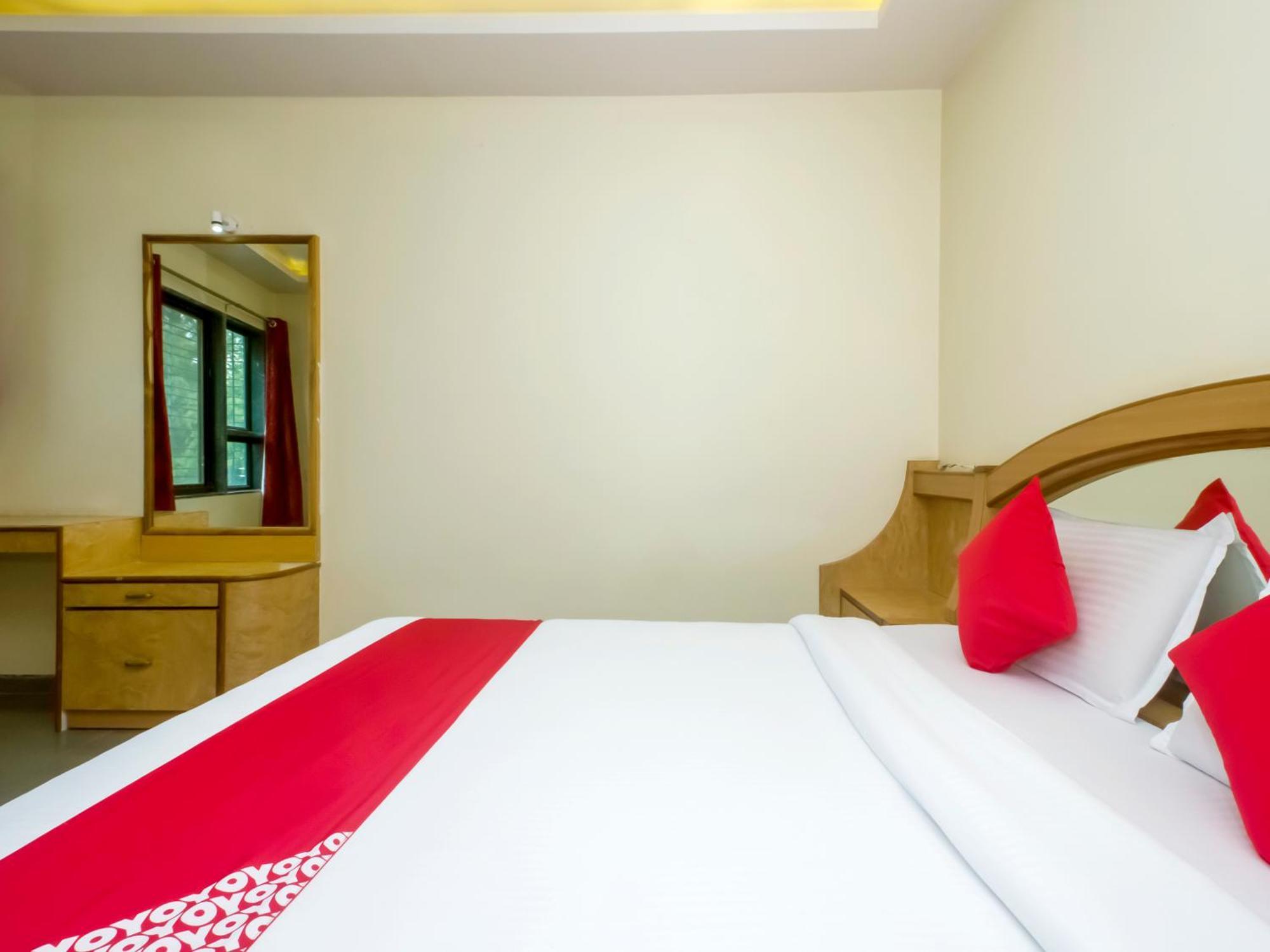 Hotel New Uttam Hira Palace Nashik Exteriör bild