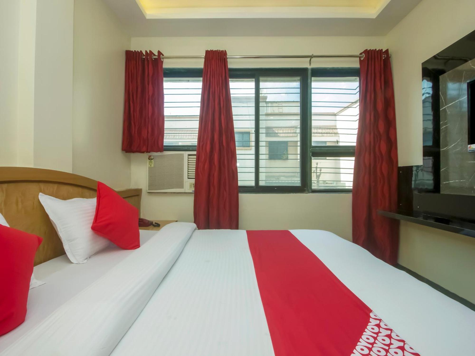 Hotel New Uttam Hira Palace Nashik Exteriör bild